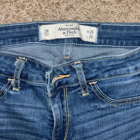 Abercrombie & Fitch jeans size 0R - Picture 2 of 2